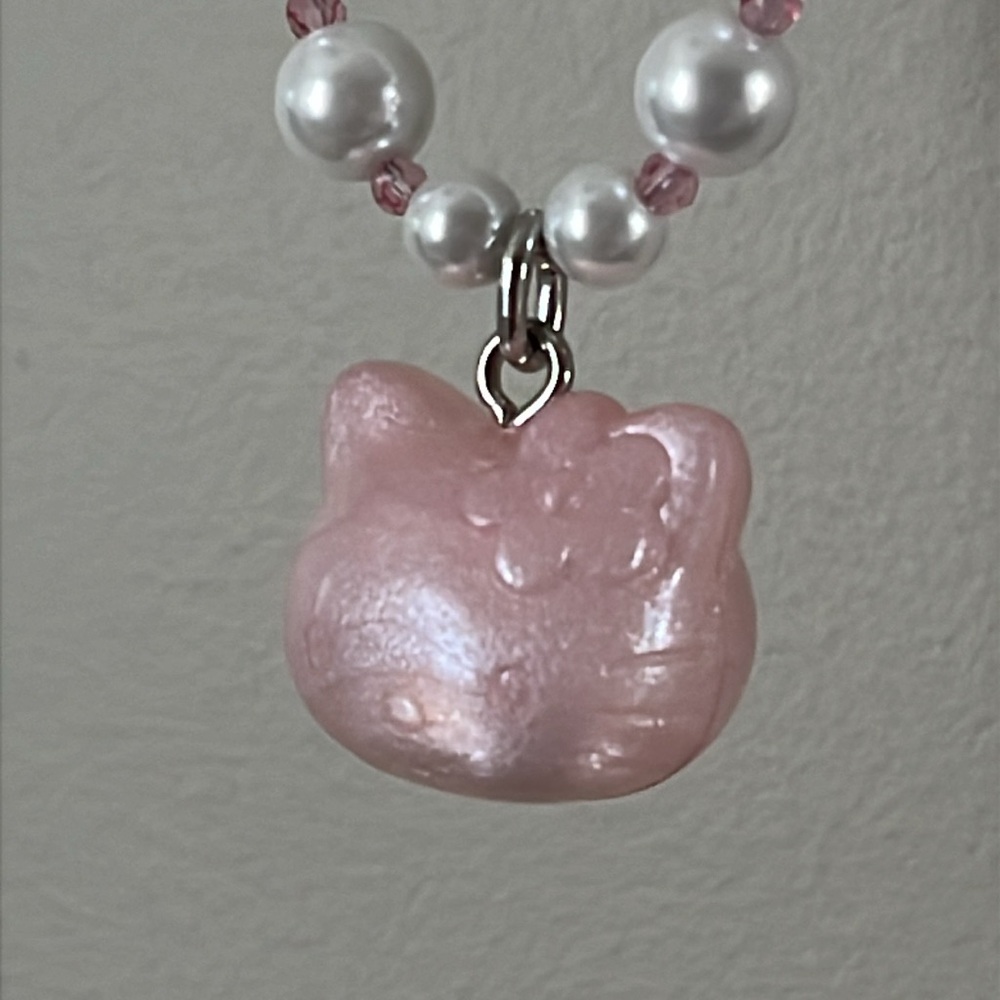 Tarina Tarantino x Hello Kitty Pink Head Bauble Pearl Necklace - Picture 9 of 14
